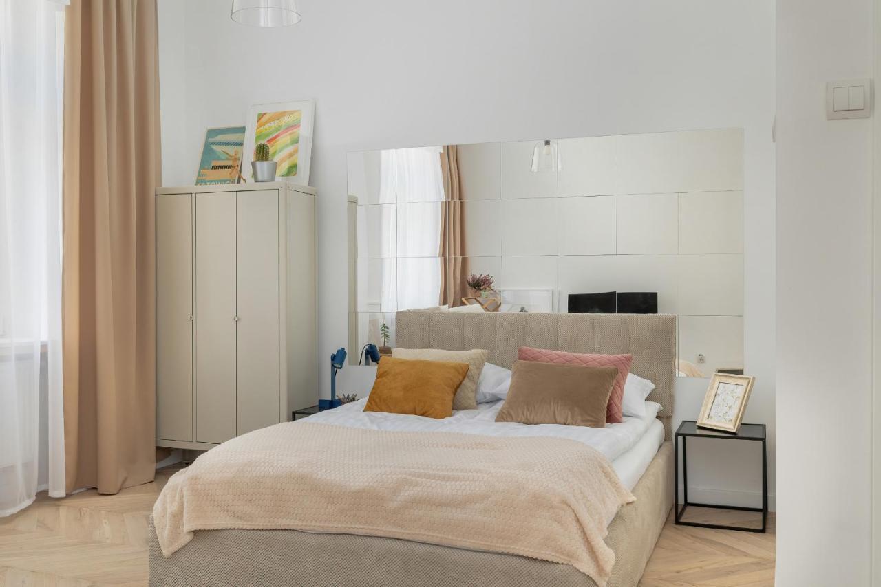 Bright In The Centre Of Opolska By Renters Katovice